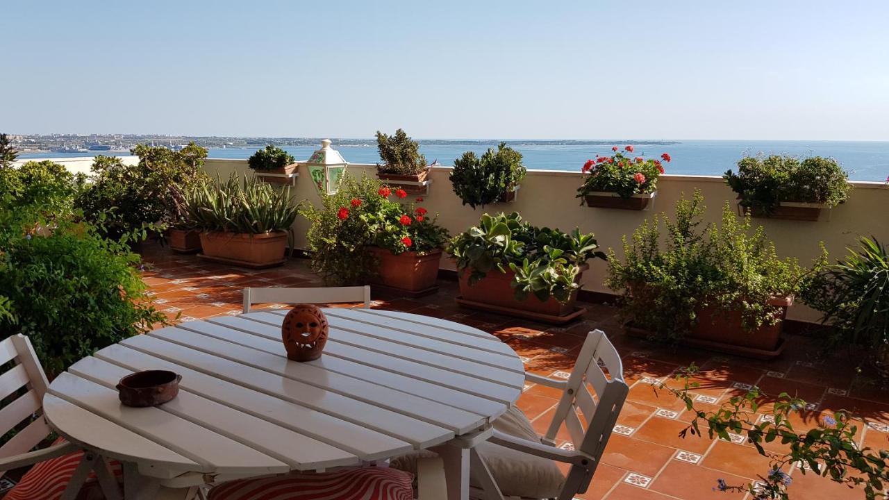 Amanda'S Panorama Apartment Taranto Ngoại thất bức ảnh