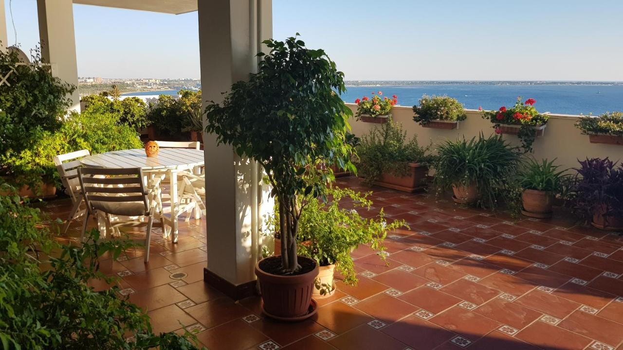 Amanda'S Panorama Apartment Taranto Ngoại thất bức ảnh