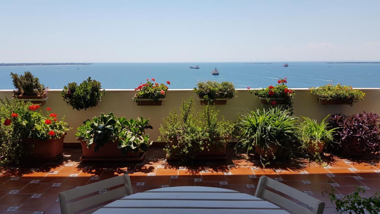 Amanda'S Panorama Apartment Taranto Ngoại thất bức ảnh