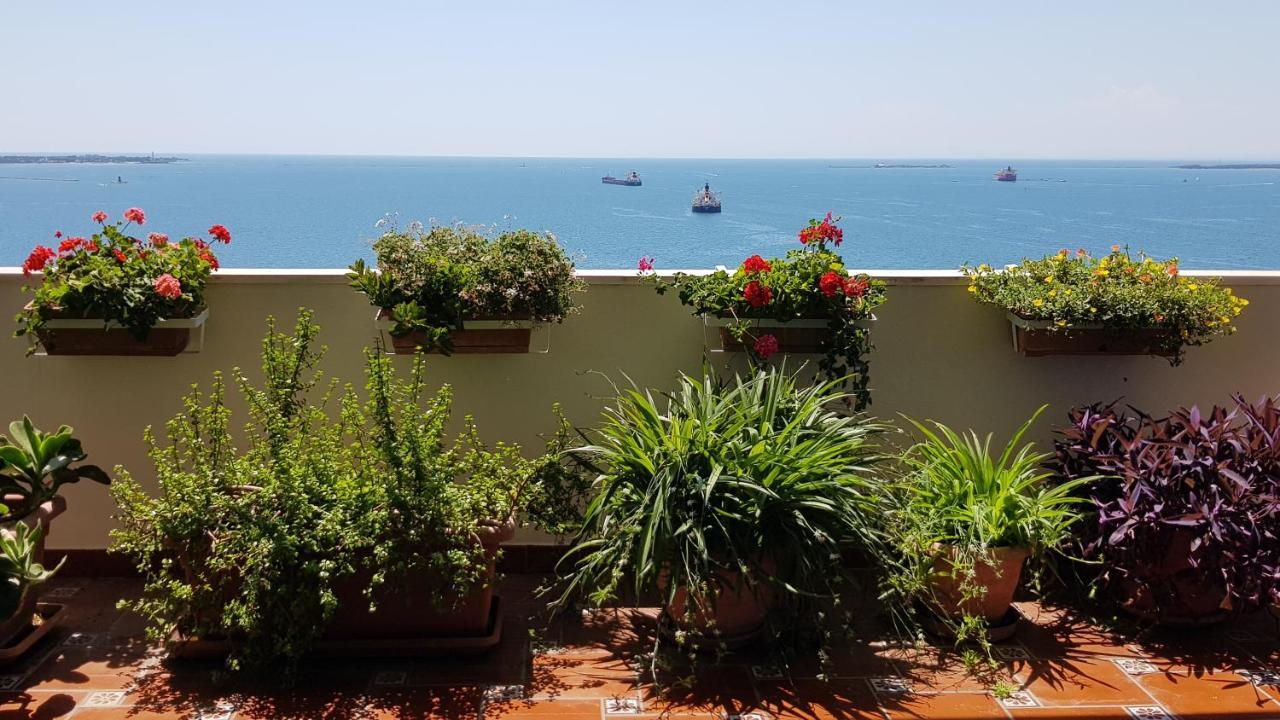 Amanda'S Panorama Apartment Taranto Ngoại thất bức ảnh